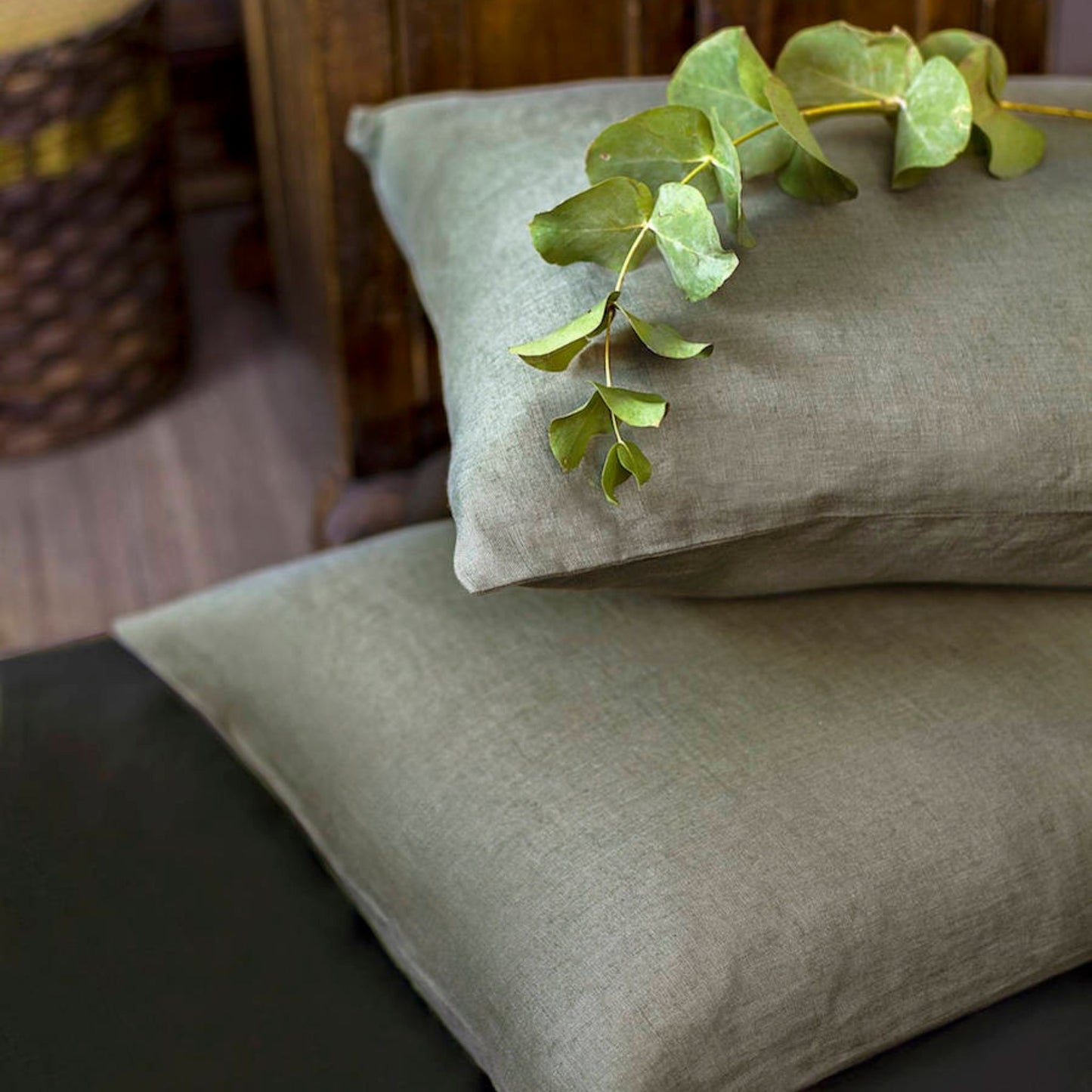 Moss Green Linen Duvet Cover - Luxurious and Sustainable Bedding