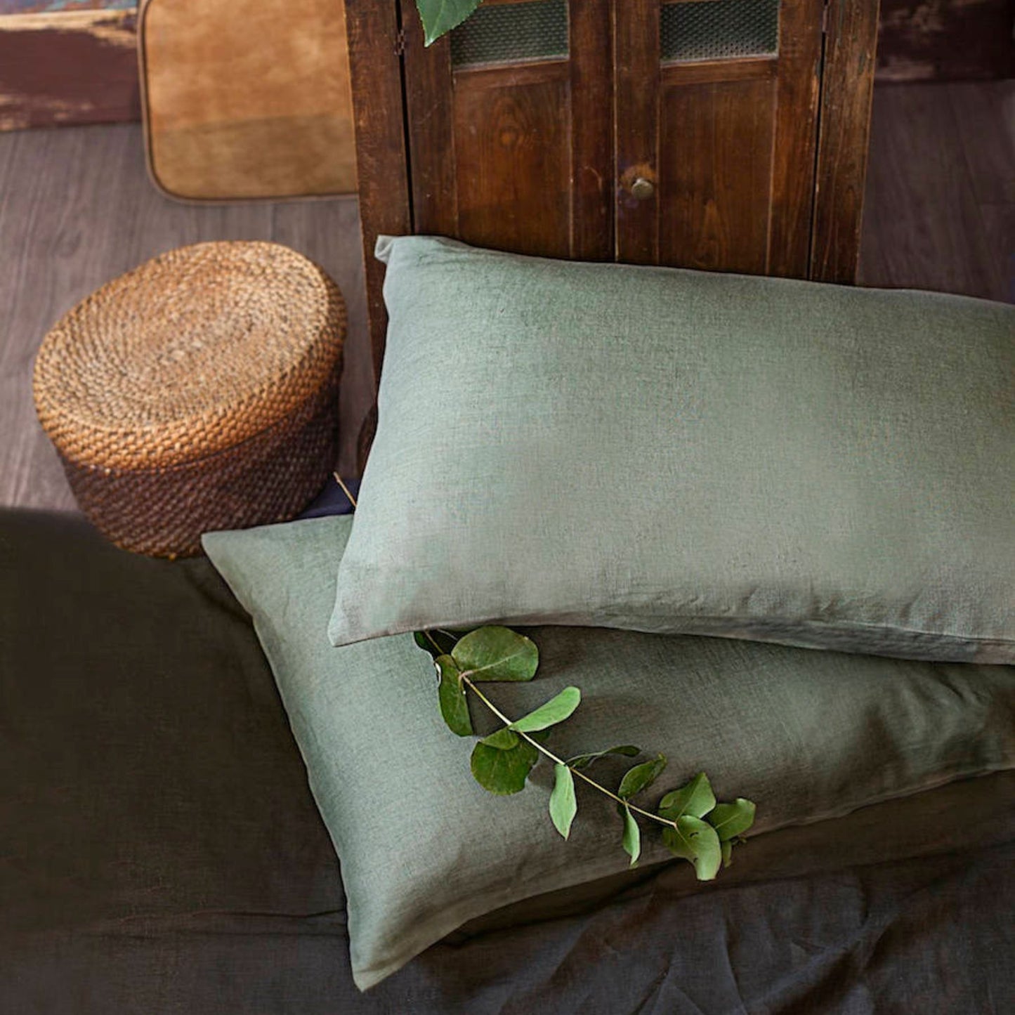 Moss Green Linen Duvet Cover - Luxurious and Sustainable Bedding
