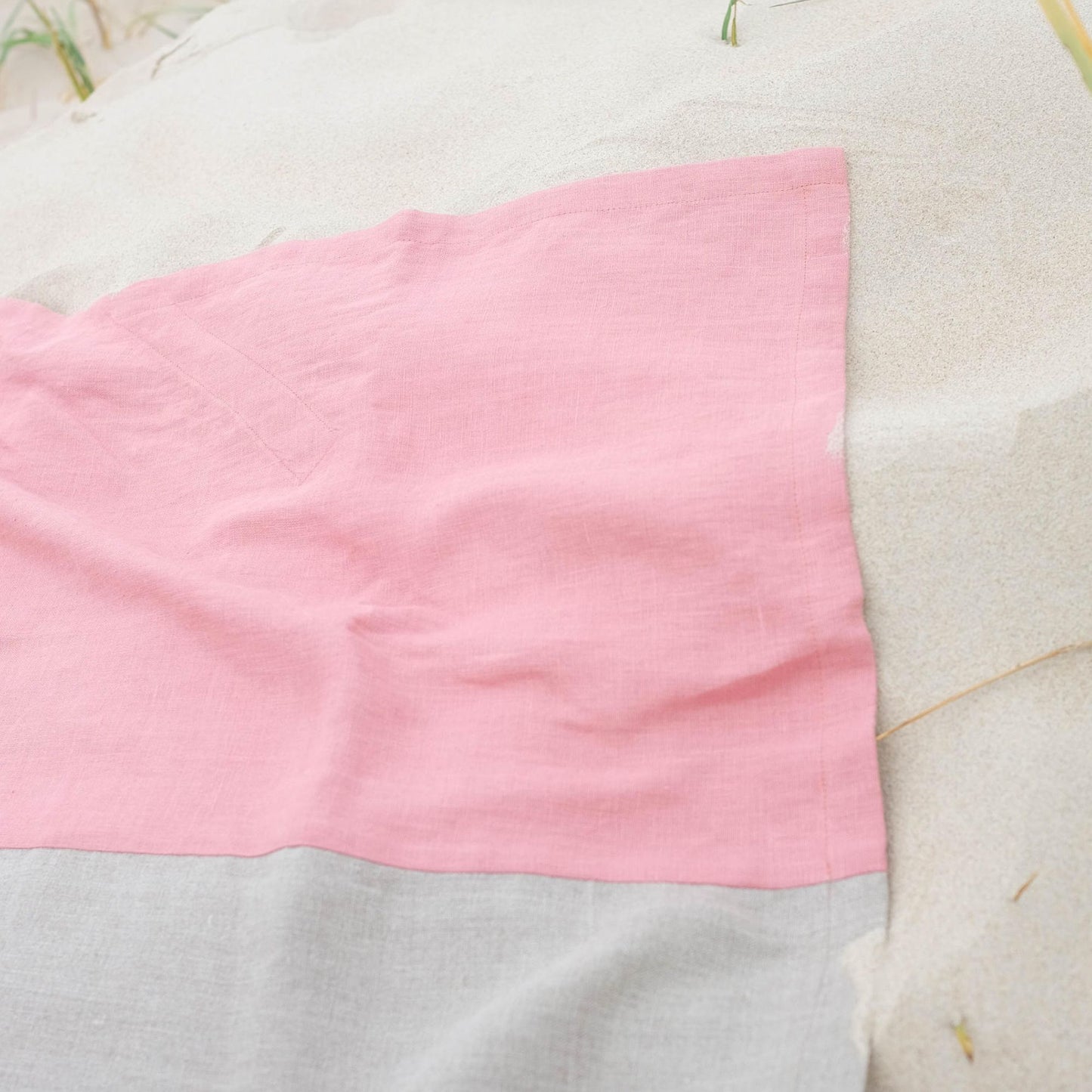 Linen Beach Blanket in Pink