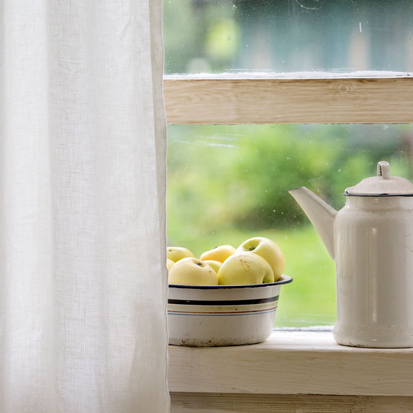 Linen curtains with rod pocket and decorative crown