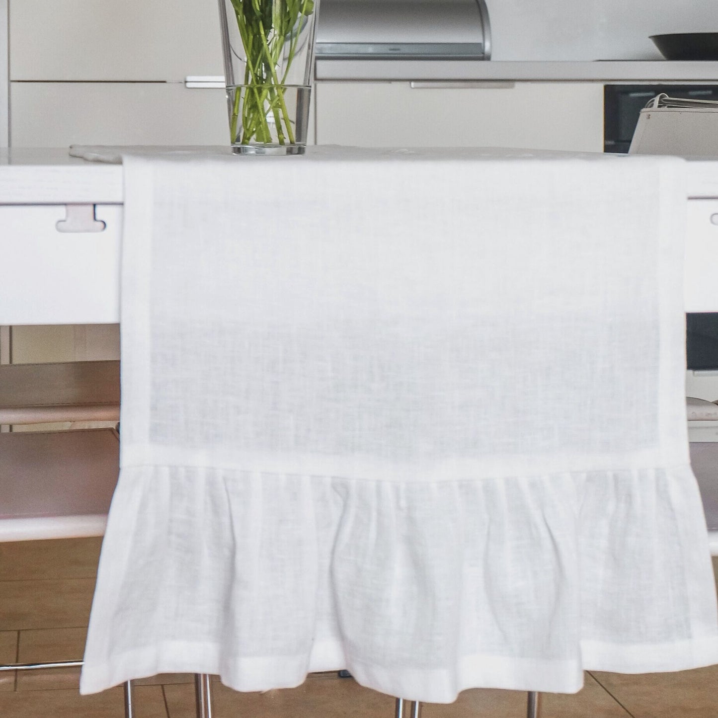 Line table runner with ruffles. Ruffled linen table runner.