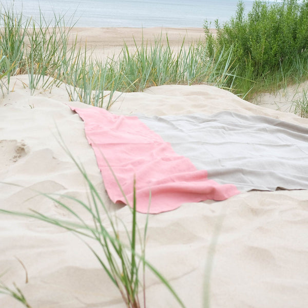 Linen Beach Blanket in Pink